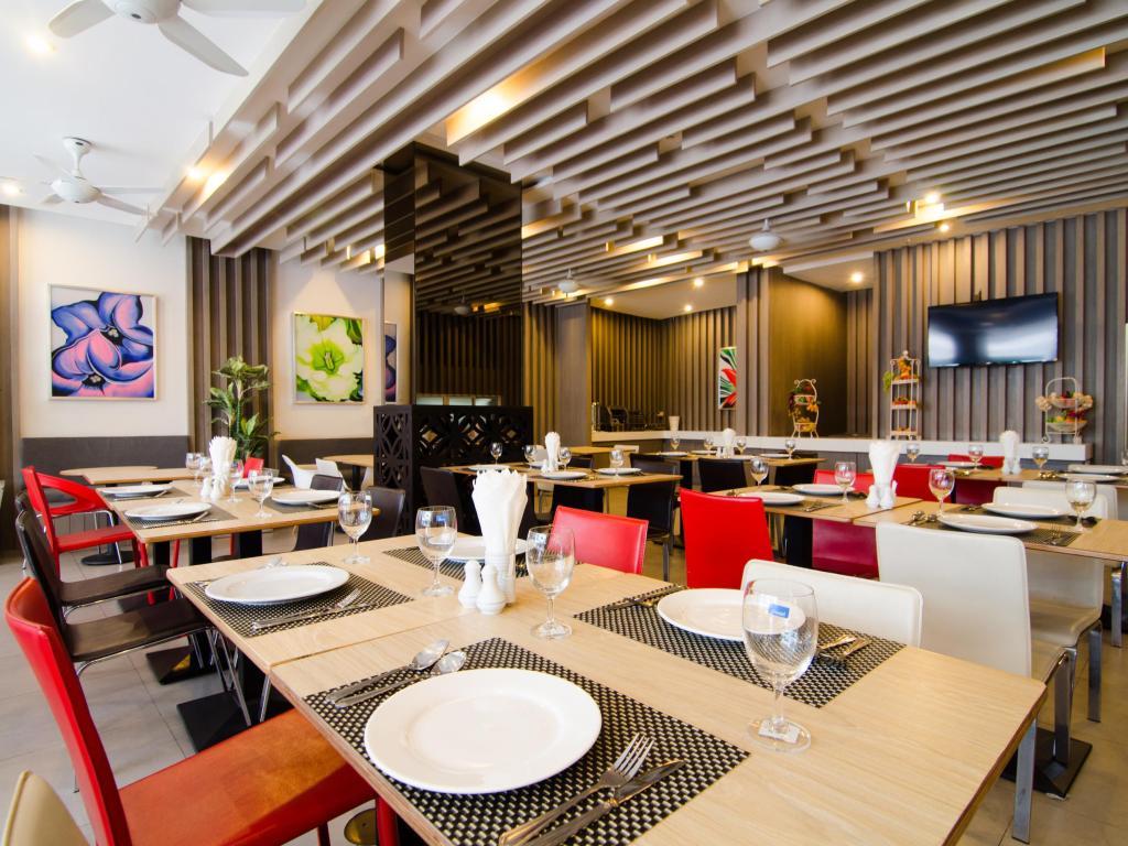 Mirage Express Patong Phuket Hotel Ngoại thất bức ảnh