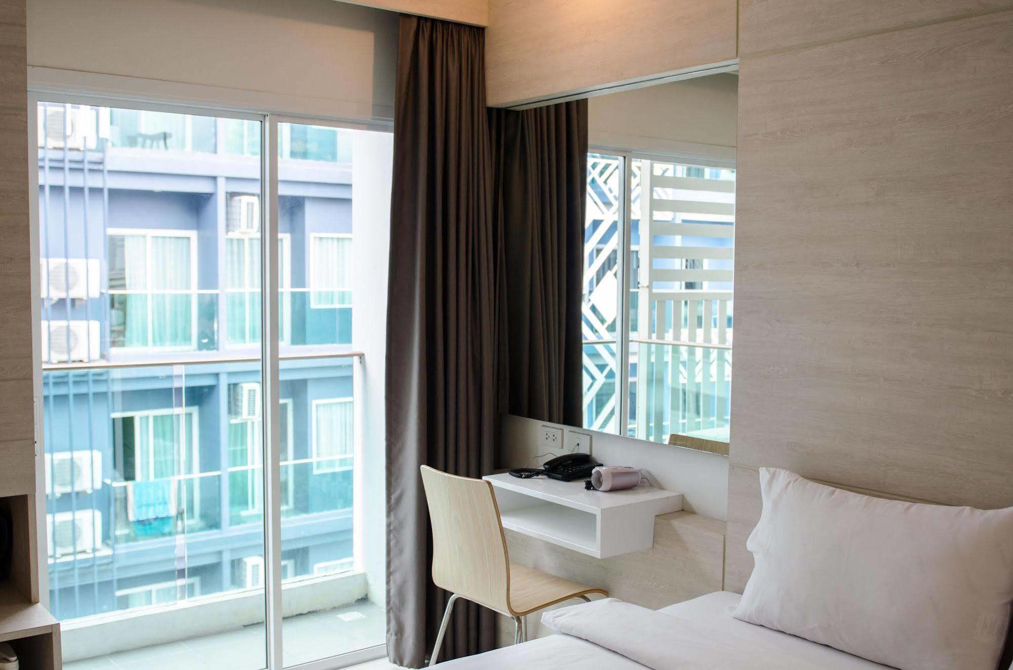 Mirage Express Patong Phuket Hotel Ngoại thất bức ảnh