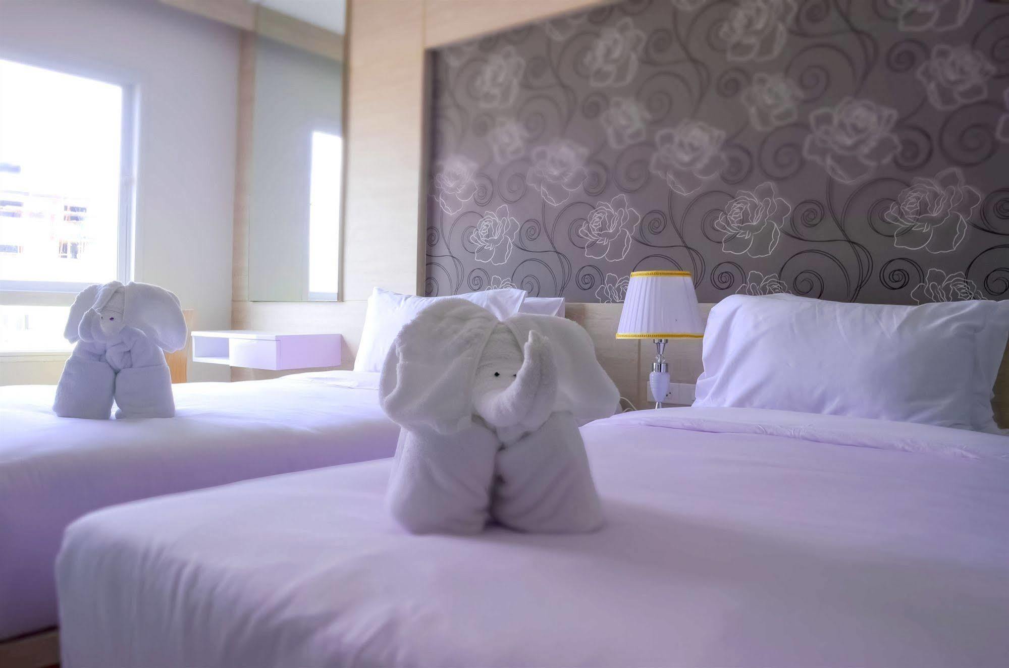 Mirage Express Patong Phuket Hotel Ngoại thất bức ảnh