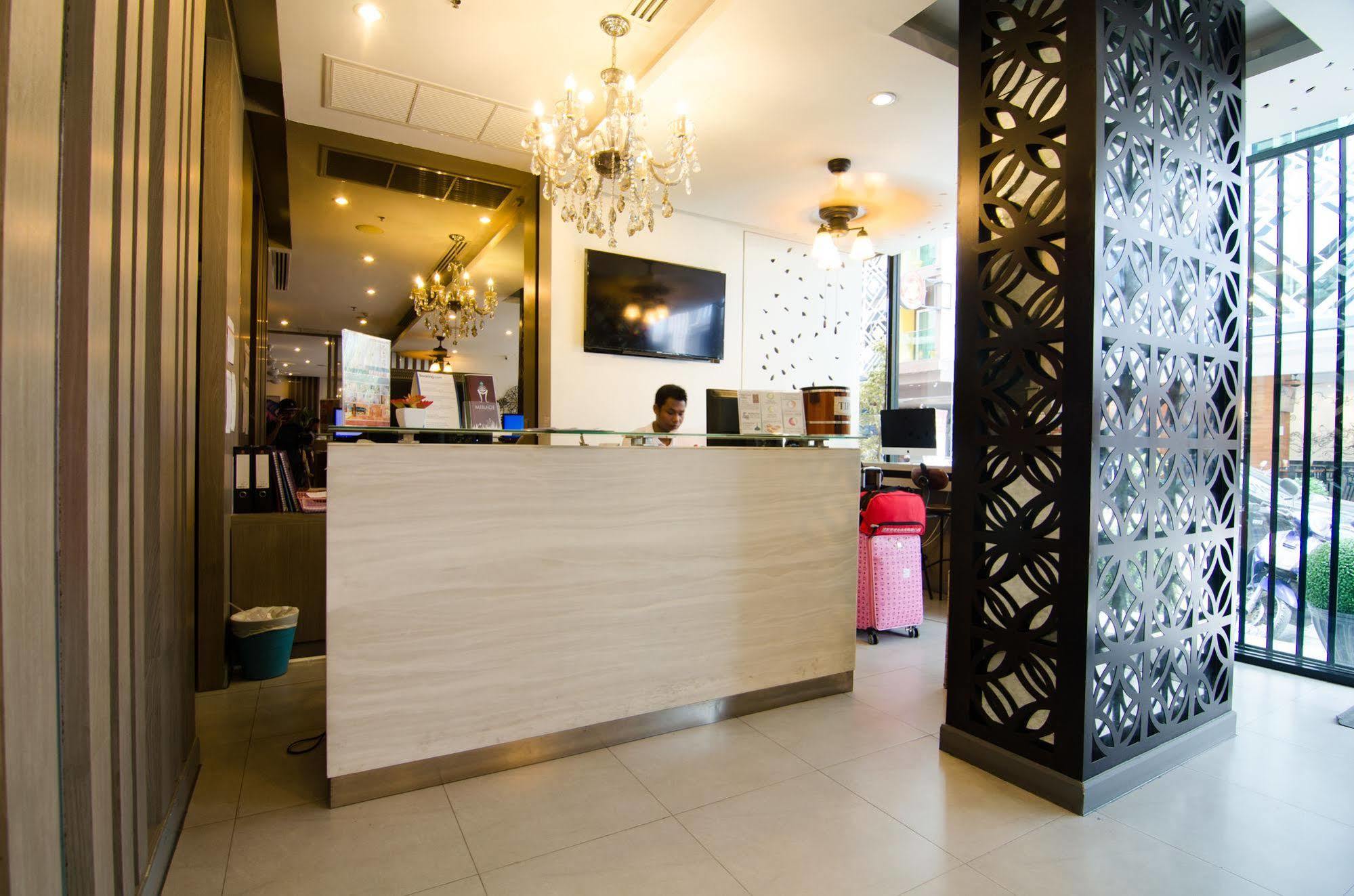 Mirage Express Patong Phuket Hotel Ngoại thất bức ảnh